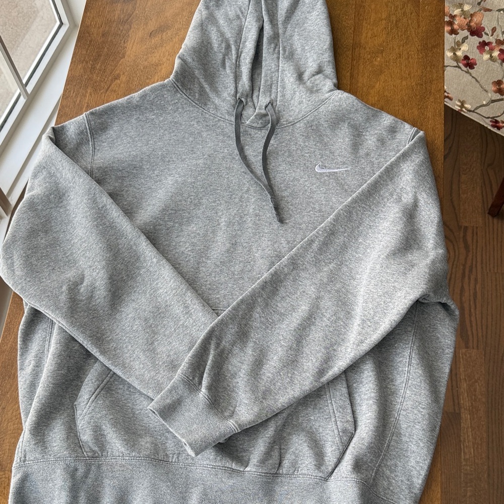 Nike Men's Light Gray Hoodie
